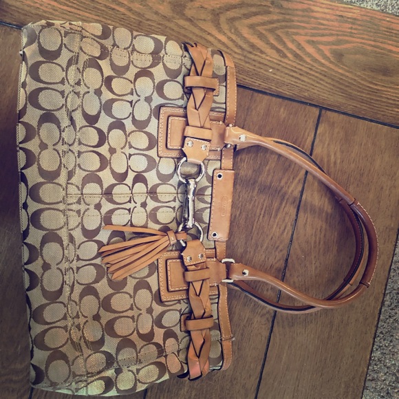 Coach Handbags - Coach bag tan with cute buckle Coach Handbags - Coach bag tan with cute buckle
